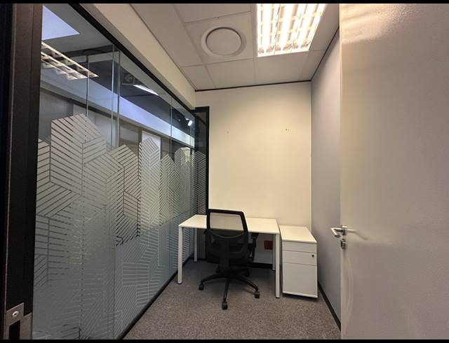 10M² CO-WORKING SPACE TO LET IN DORINGKLOOF